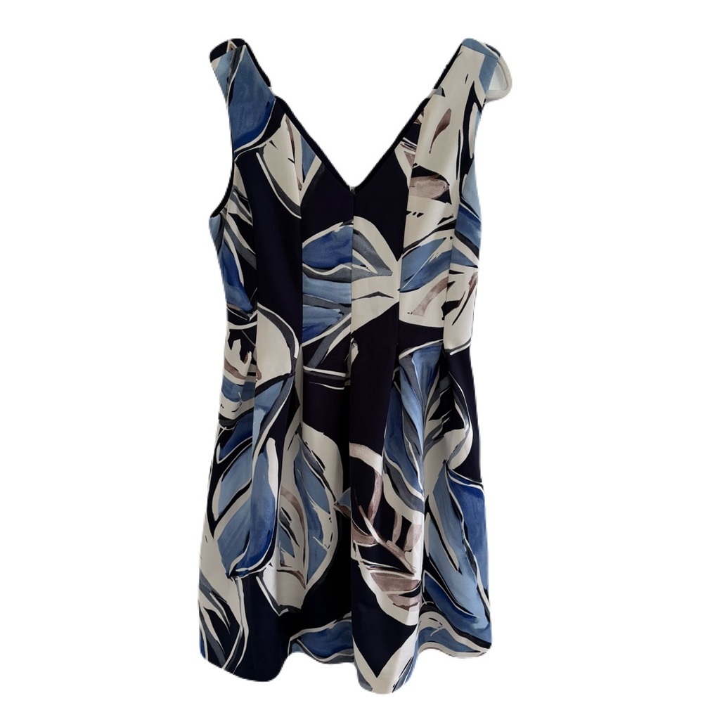 Vince Camuto Navy and Cream V-Neck Printed Dress